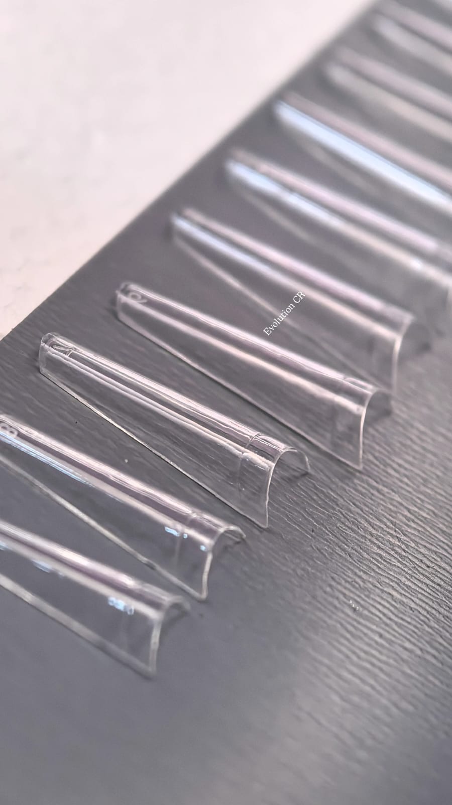 UÑAS DE GEL PUNTA MEDIANO 550UD