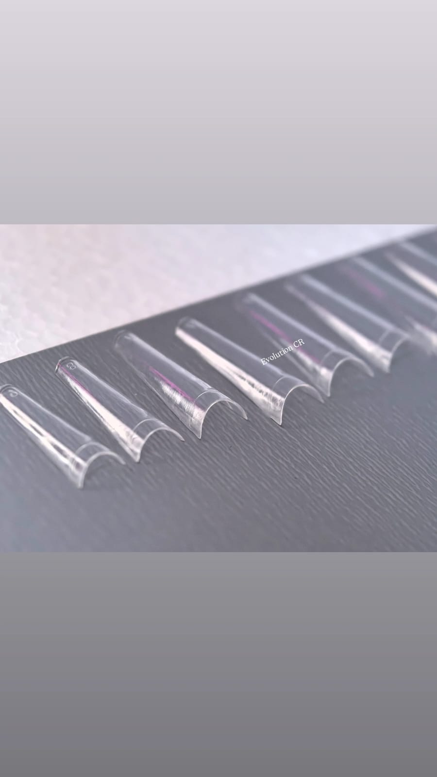 UÑAS DE GEL PUNTA MEDIANO 550UD