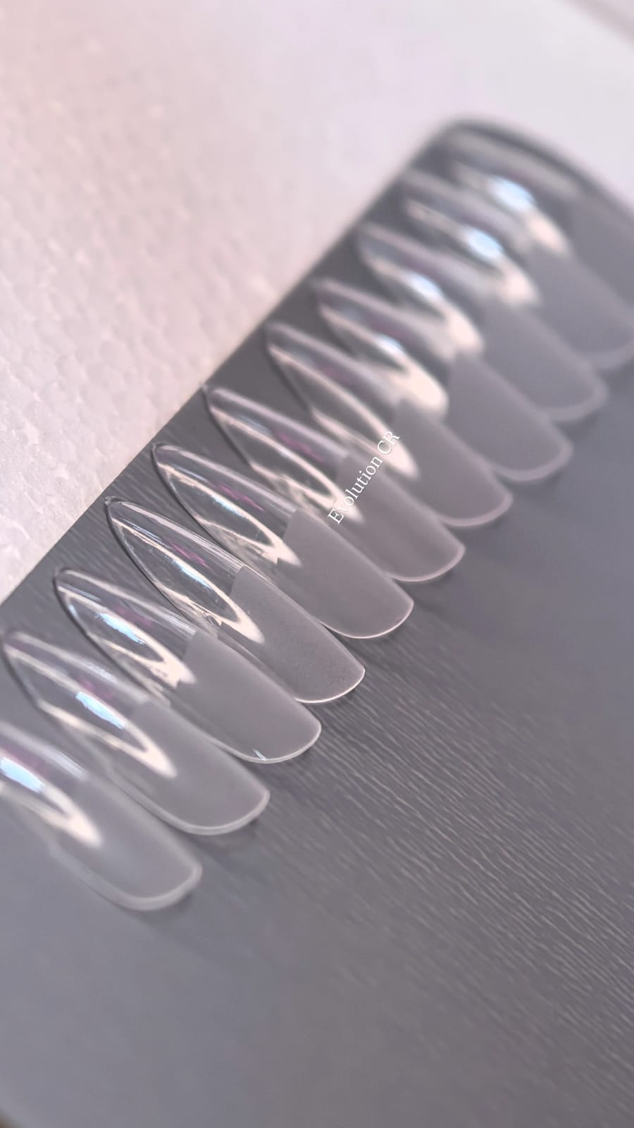 UÑAS GEL OVALADA MEDIANO 550UD