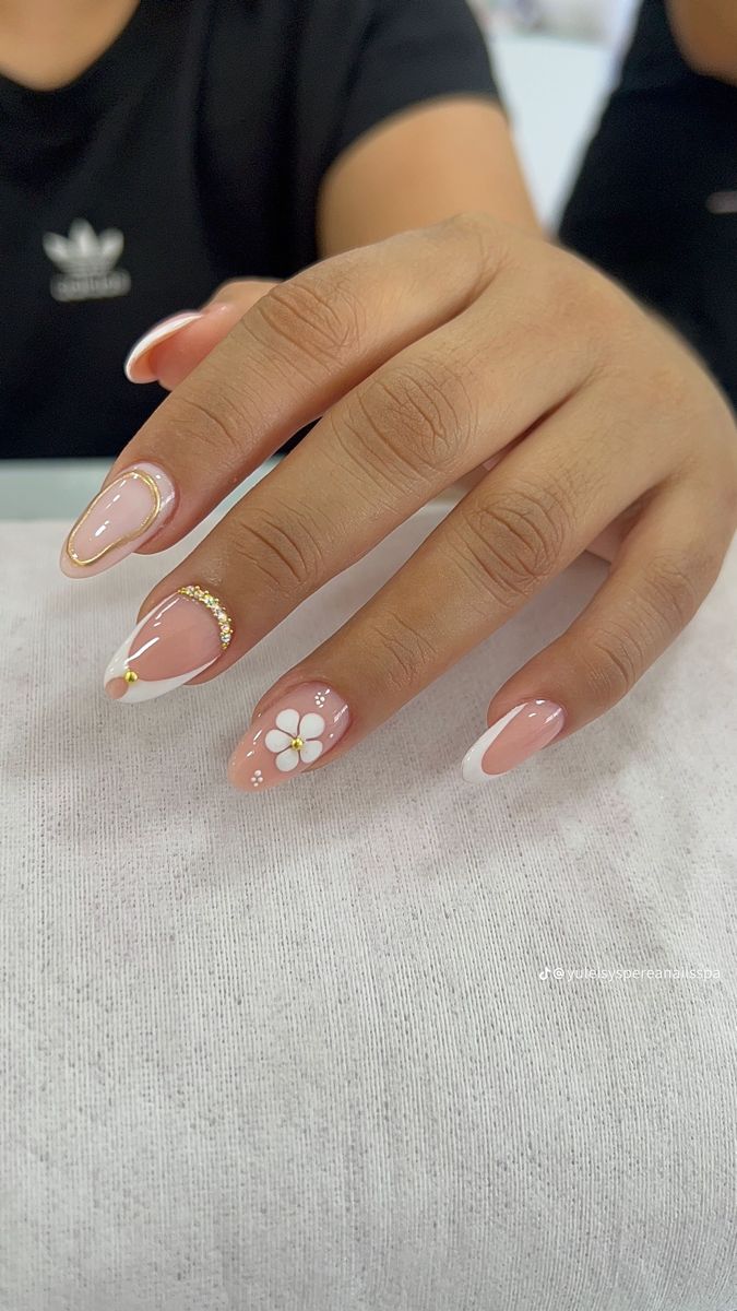 UÑAS DE GEL 550UD ALMENDRADOS